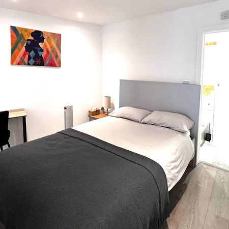 Modern Studio Apartment With Free Wifi Londen Buitenkant foto