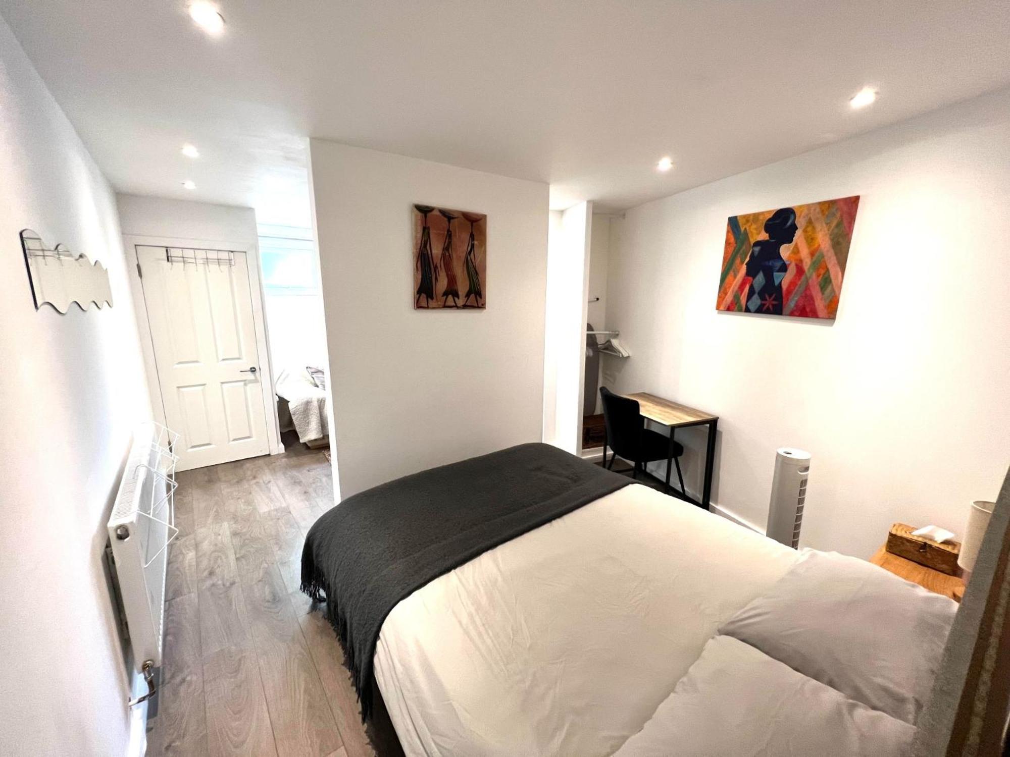 Modern Studio Apartment With Free Wifi Londen Buitenkant foto