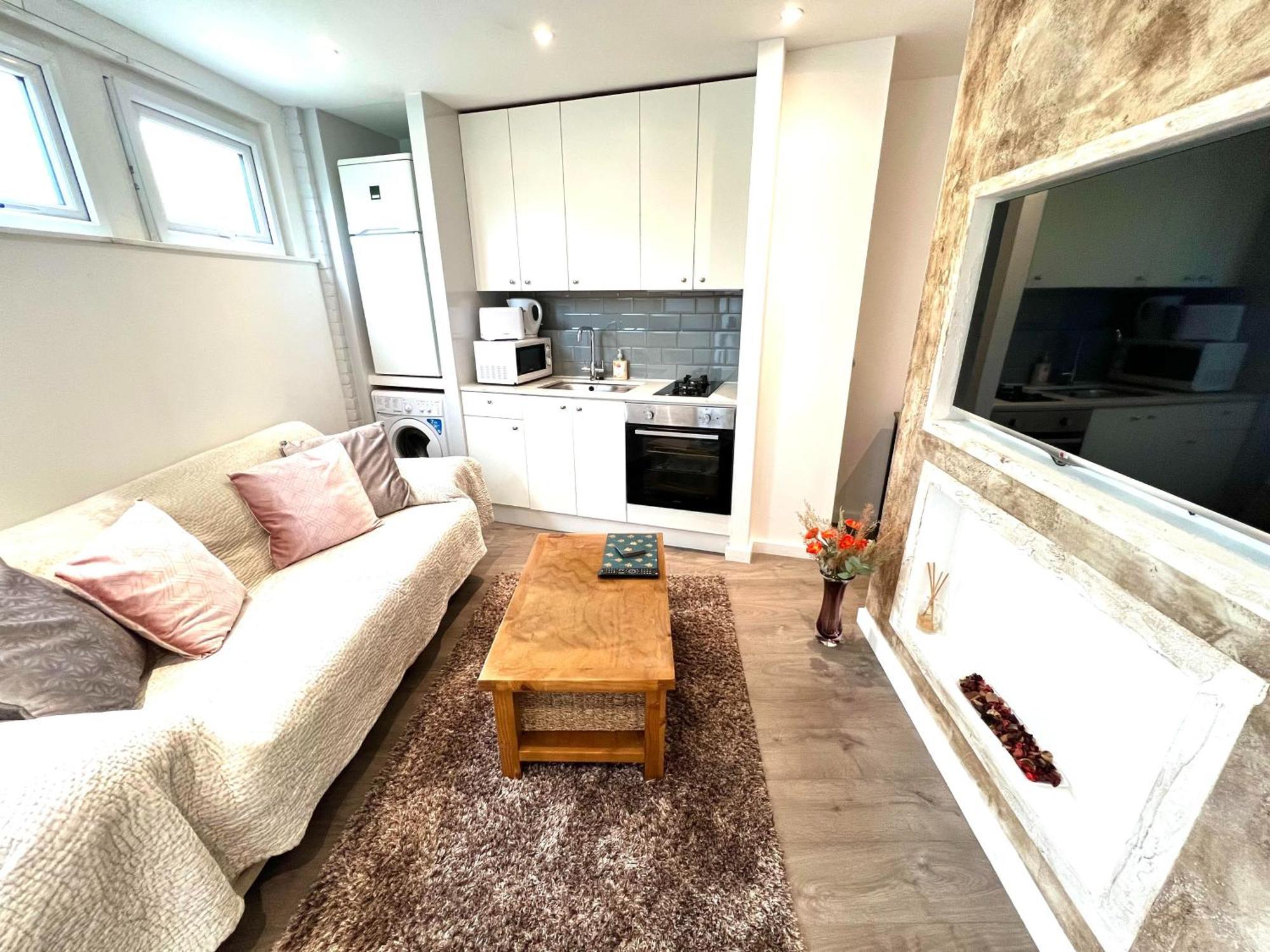 Modern Studio Apartment With Free Wifi Londen Buitenkant foto