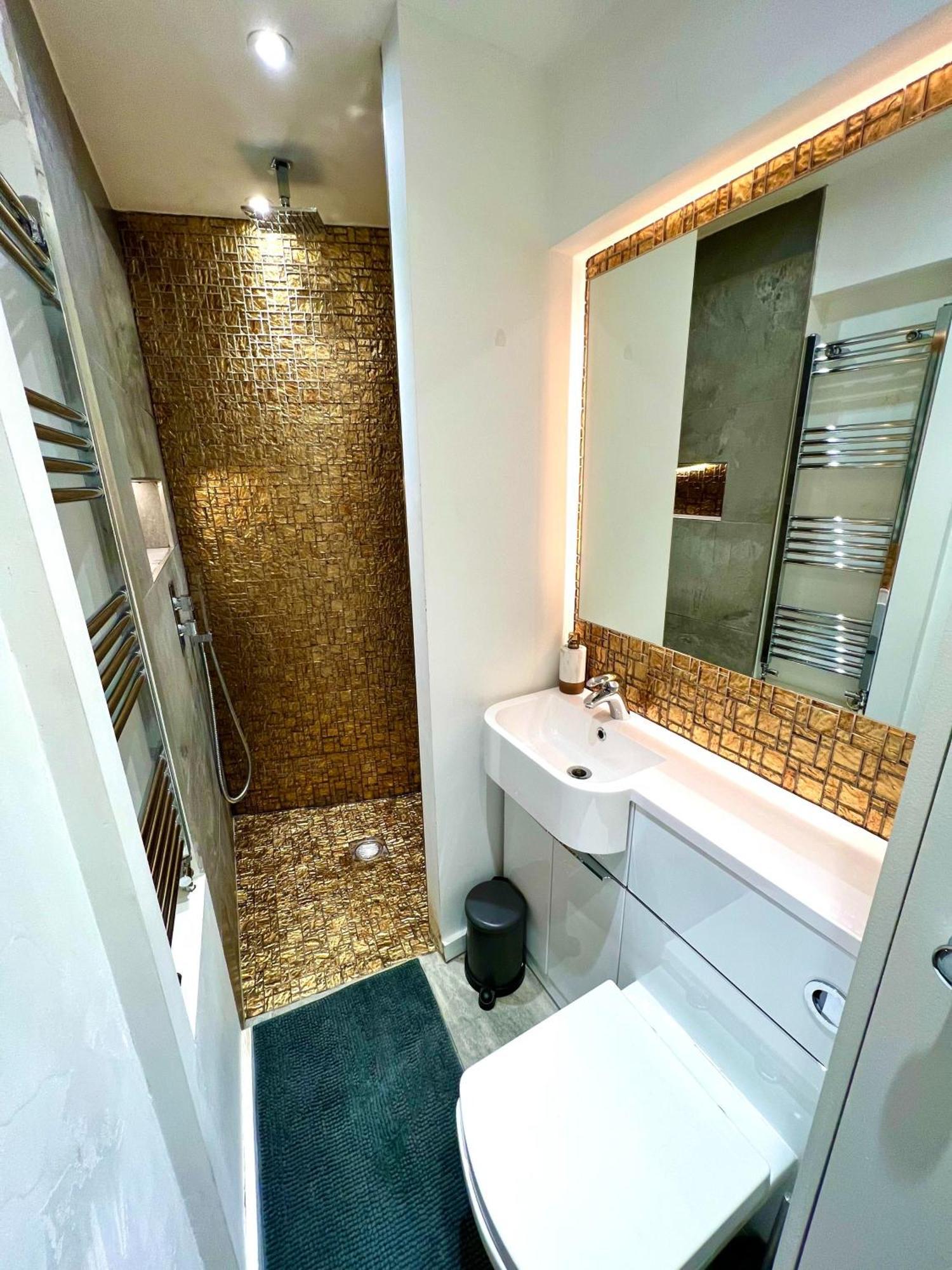 Modern Studio Apartment With Free Wifi Londen Buitenkant foto