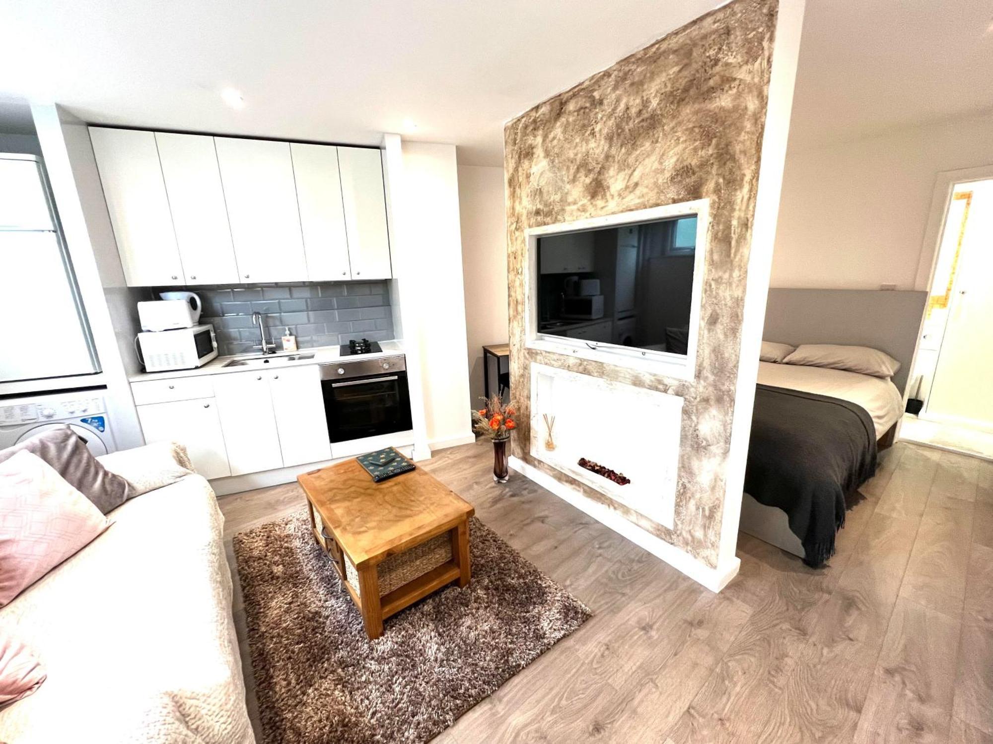 Modern Studio Apartment With Free Wifi Londen Buitenkant foto