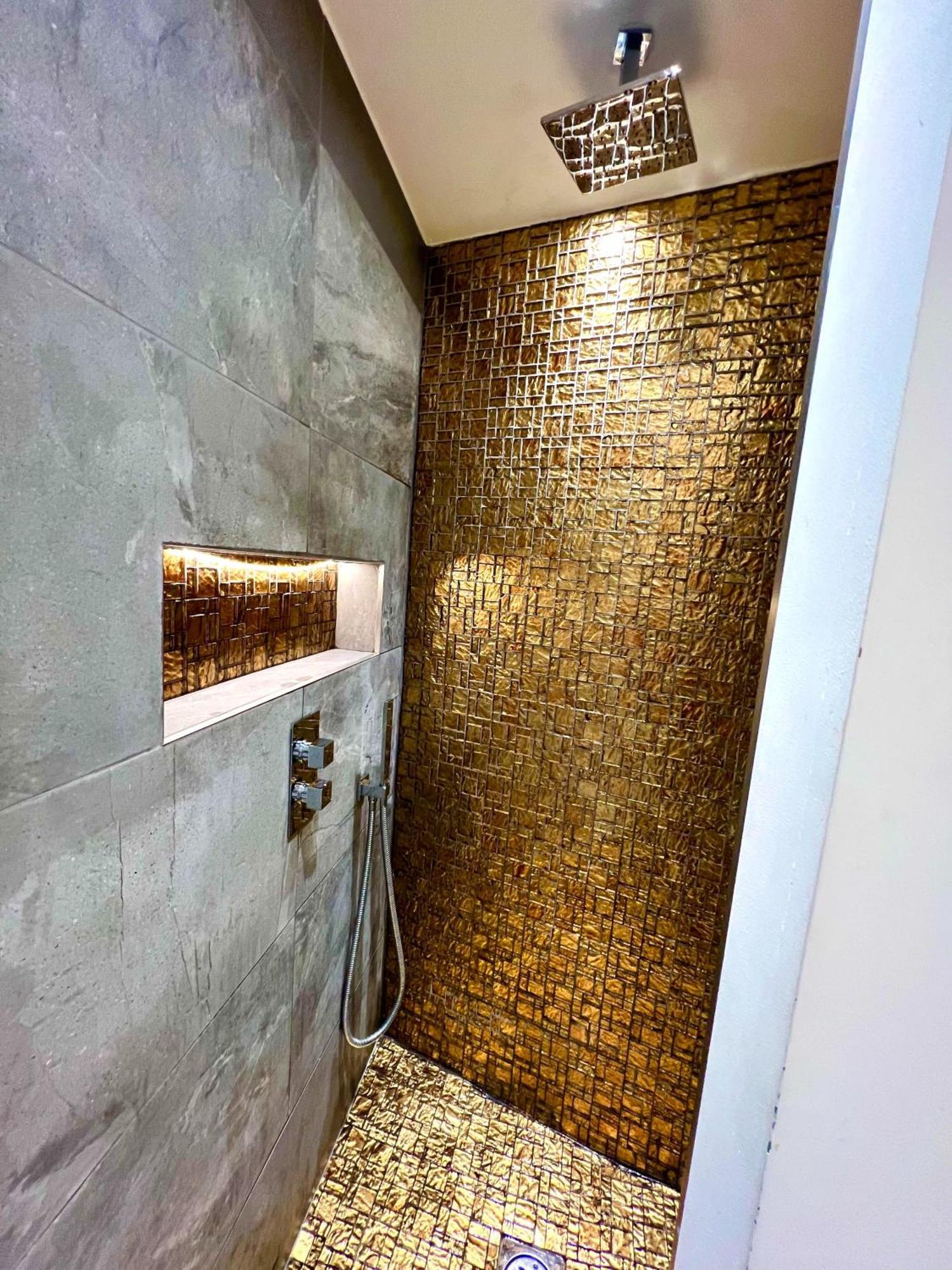 Modern Studio Apartment With Free Wifi Londen Buitenkant foto